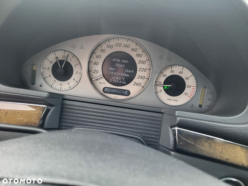 Mercedes-Benz Klasa E 500 4-Matic T Avantgarde - 13