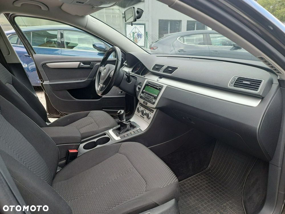 Volkswagen Passat 1.6 TDI Trendline - 4