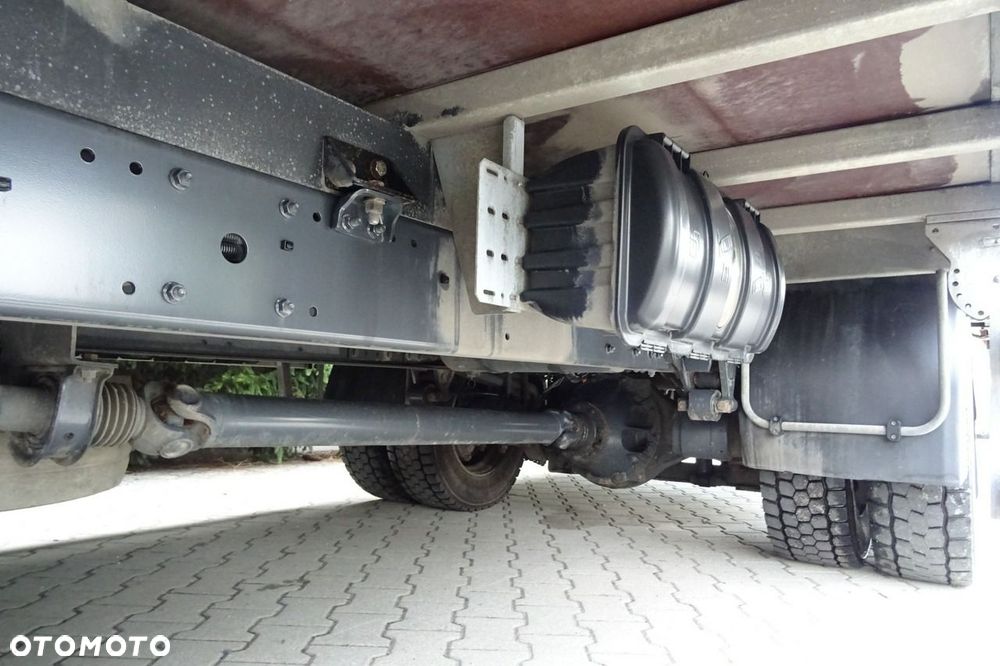 DAF LF 220 Euro 6 kontener 18p winda sprowadzony książka - 17