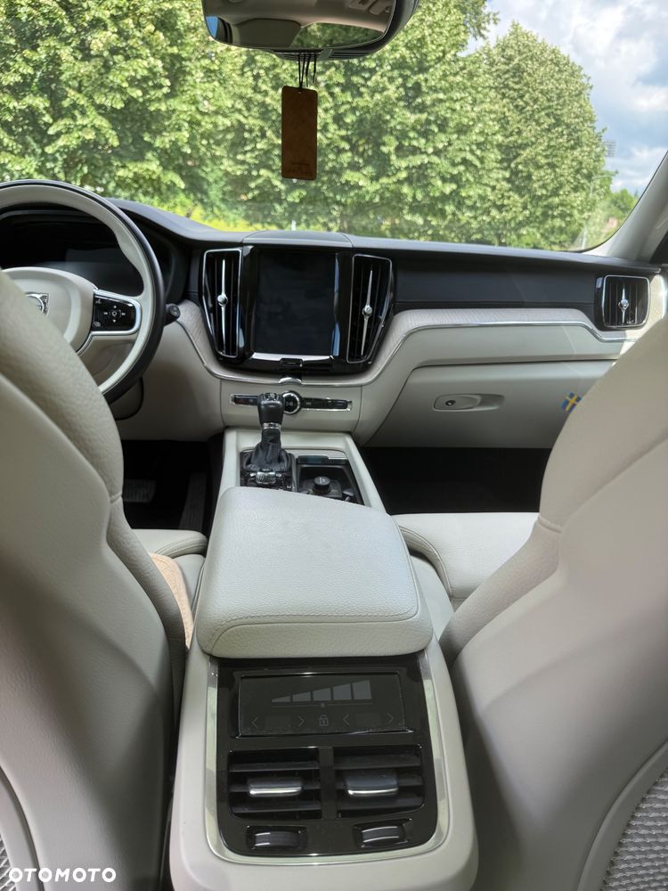 Volvo XC 60 T6 AWD Geartronic Inscription - 8