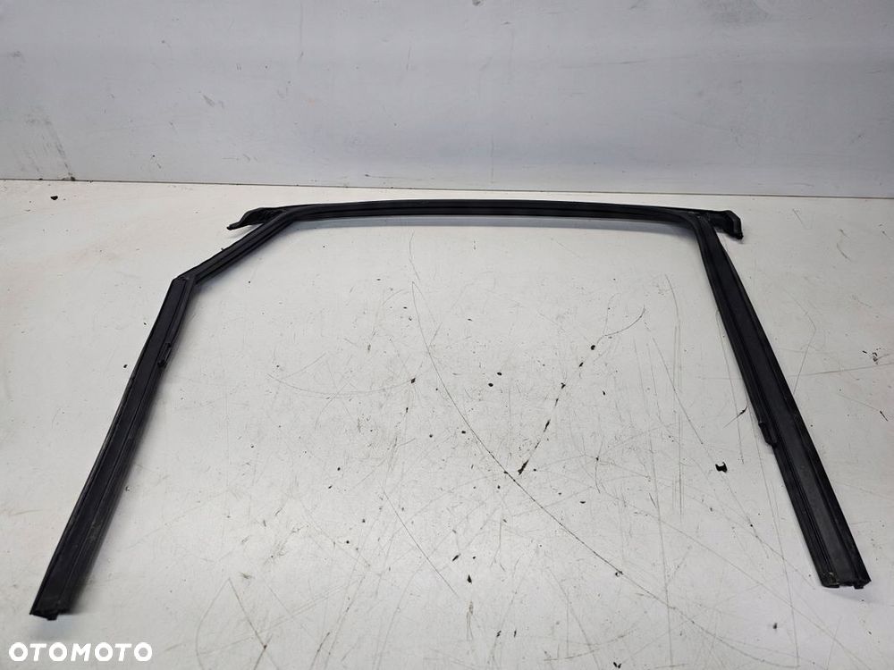 USZCZELKA DRZWI CHROM LEWY TYŁ AUDI A4 B9 SEDAN 8W5839431C - 4