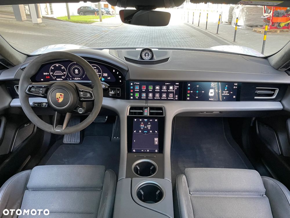Porsche Taycan Turbo - 27