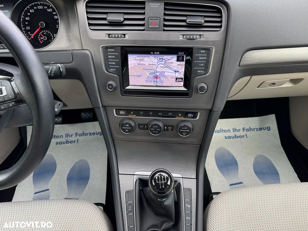 Volkswagen Golf 1.6 TDI BMT Comfortline - 19