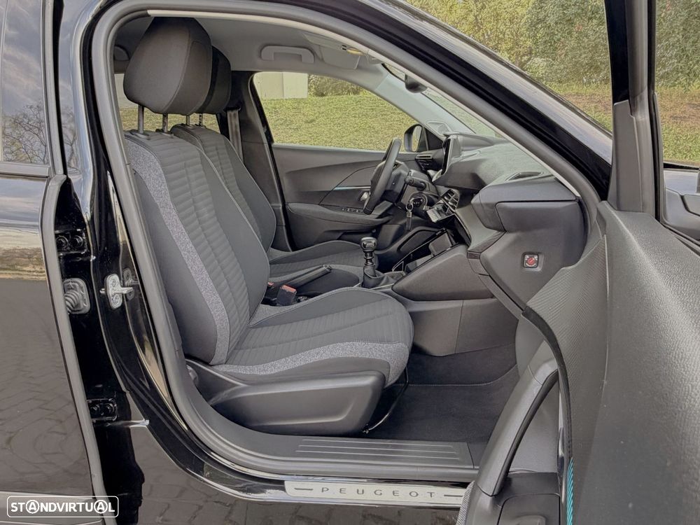 Peugeot 2008 1.2 PureTech Signature - 8