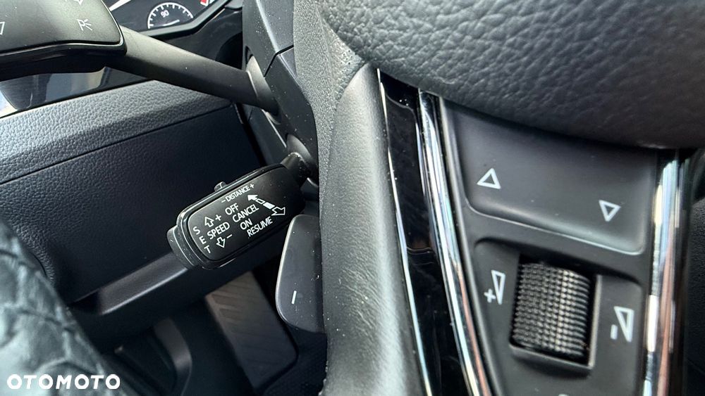 Skoda Superb 2.0 TDI DSG L&K - 36