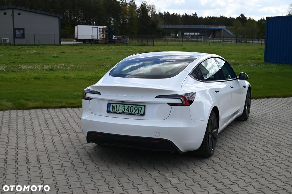 Tesla Model 3 - 9
