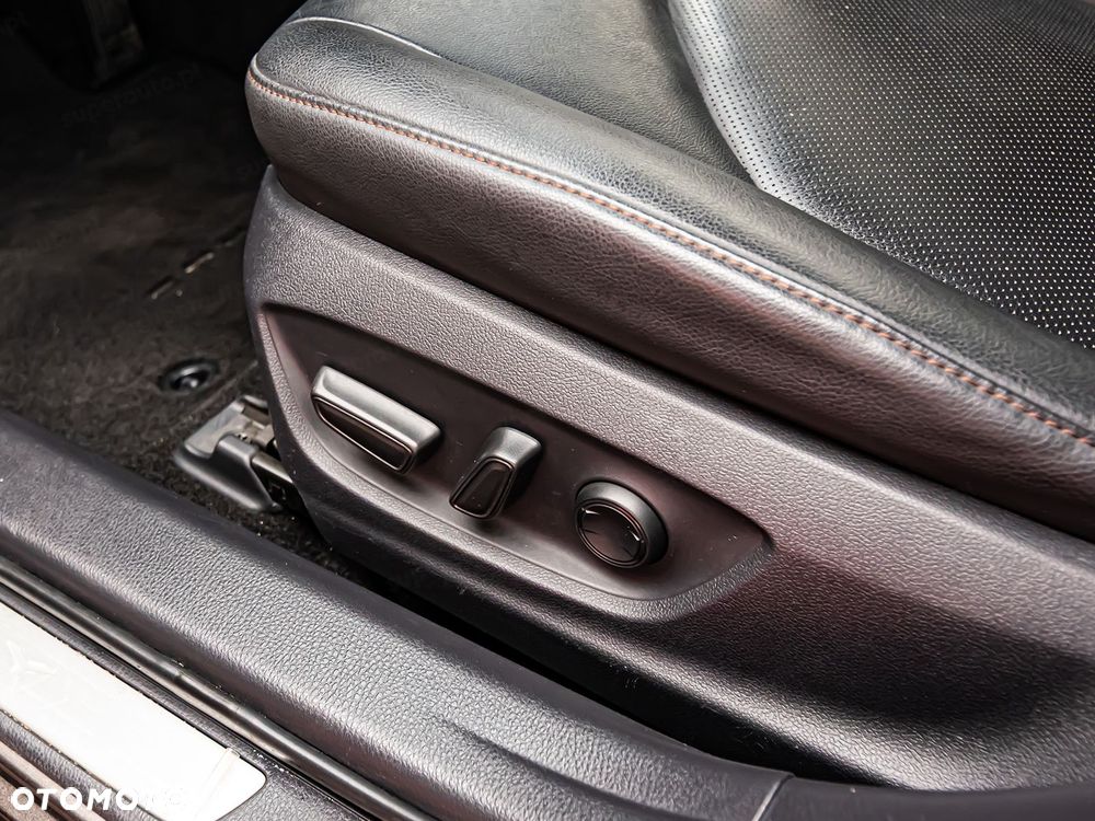 Toyota Camry 2.5 Hybrid Executive CVT - 8
