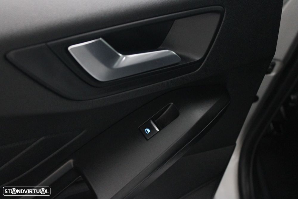 Ford Focus 1.0 EcoBoost MHEV Connected Design — fotografia 28