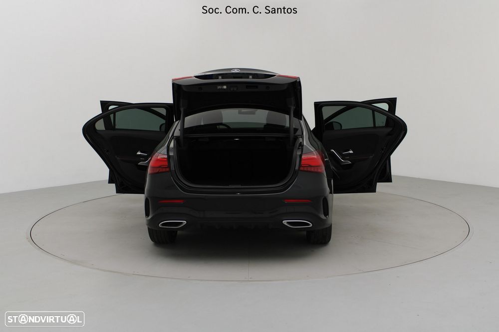 Mercedes-Benz A 250 Limousine e AMG Line - 11