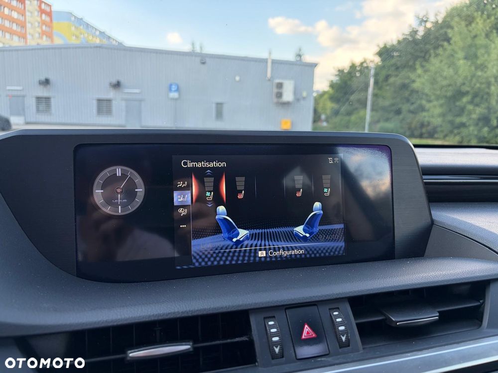 Lexus ES 300h Prestige - 24