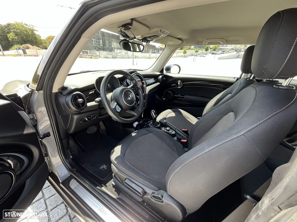 MINI 3 Portas Cooper Premium Essential Auto - 8