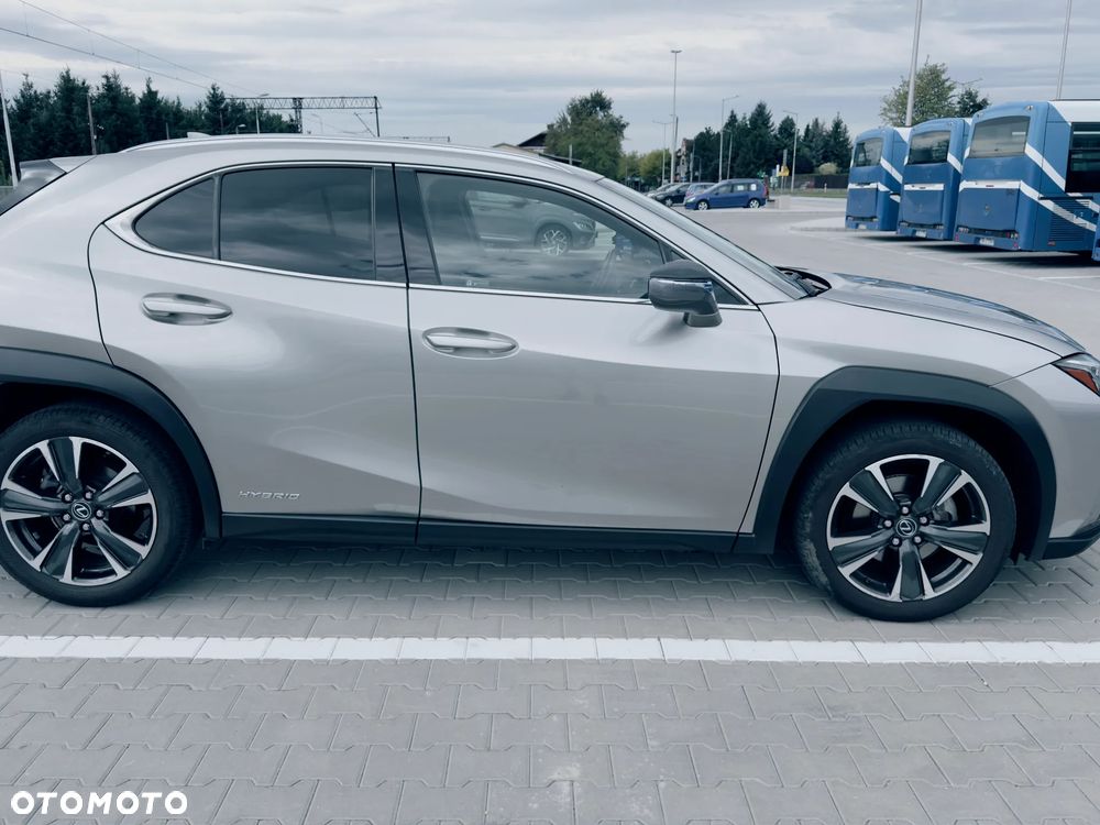 Lexus UX - 9