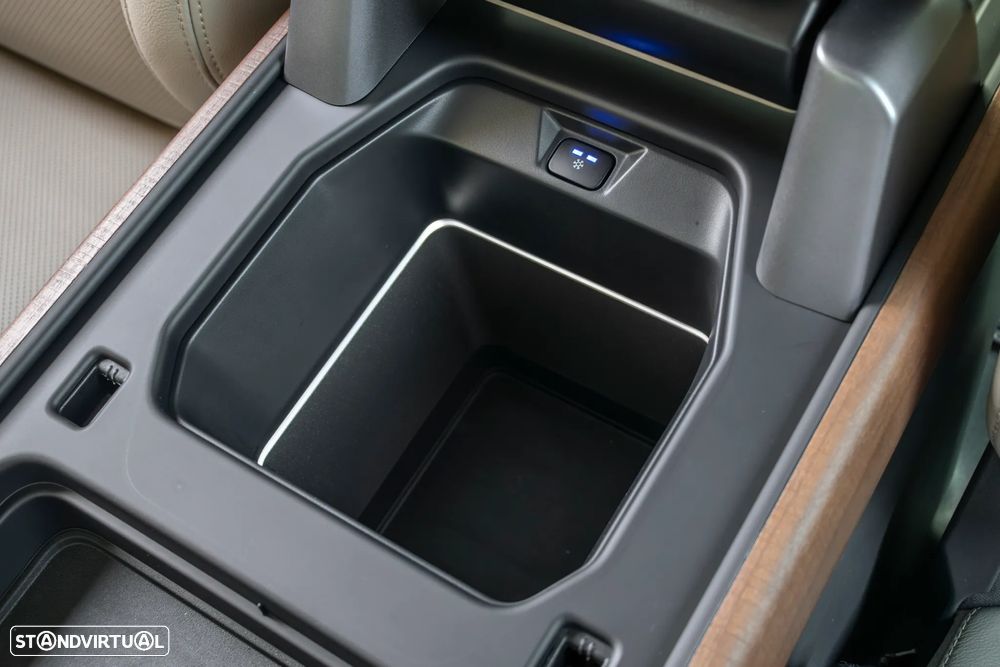 Land Rover Defender 3.0 I6 90 AWD SE - 36