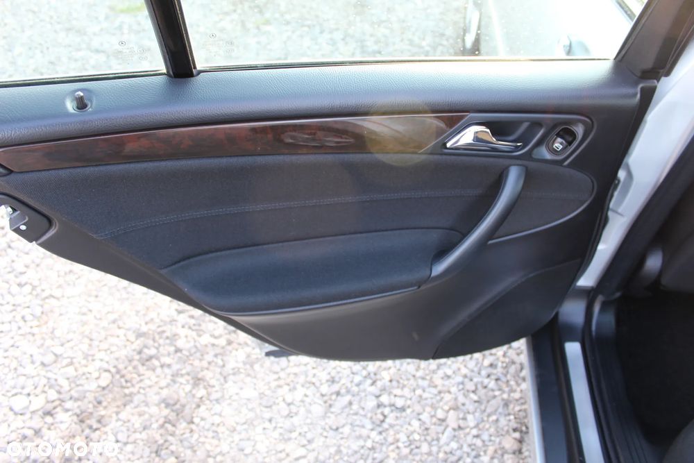 Mercedes-Benz Klasa C - 17