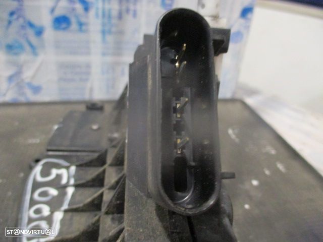 Fecho 8A6AA21812BDE FORD FIESTA 4 FASE 1 2009 1.4TDCI 70CV 5P PRETO F DRT 4 PINOS FORD FIESTA 6 FASE 1 2010 1.6TDCI 90CV 5P PRETO - 5