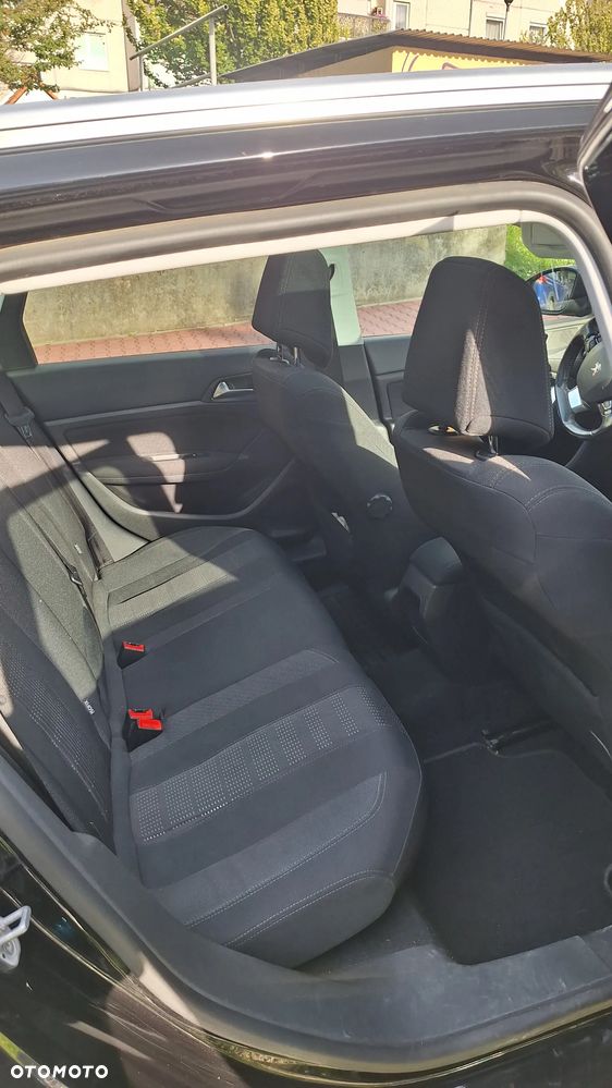 Peugeot 308 1.6 BlueHDi Allure S&S - 17