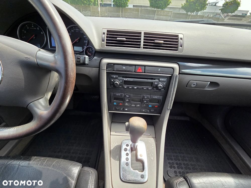 Audi A4 Avant - 10