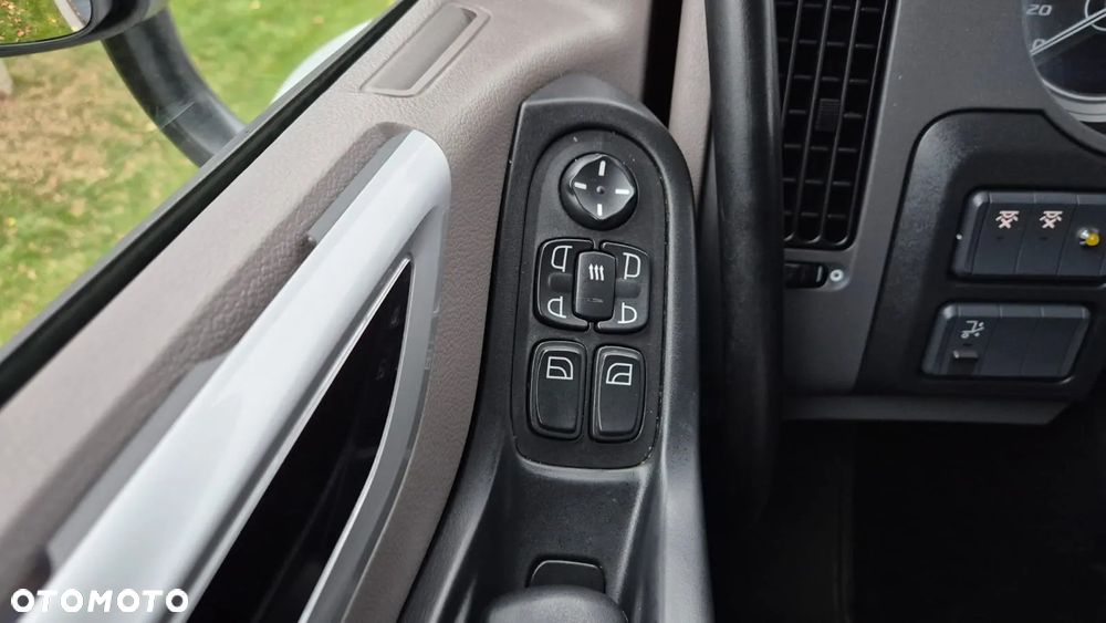 DAF XF 430/// 2022/// PRZEB: 188000 KM/// CHŁODNIA/// THERMO-KING/// WINDA/// STAN JAK NOWY! - 27