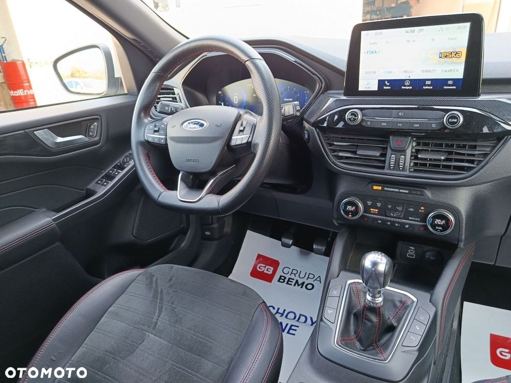 Ford Kuga 1.5 EcoBoost FWD ST-Line X - 32