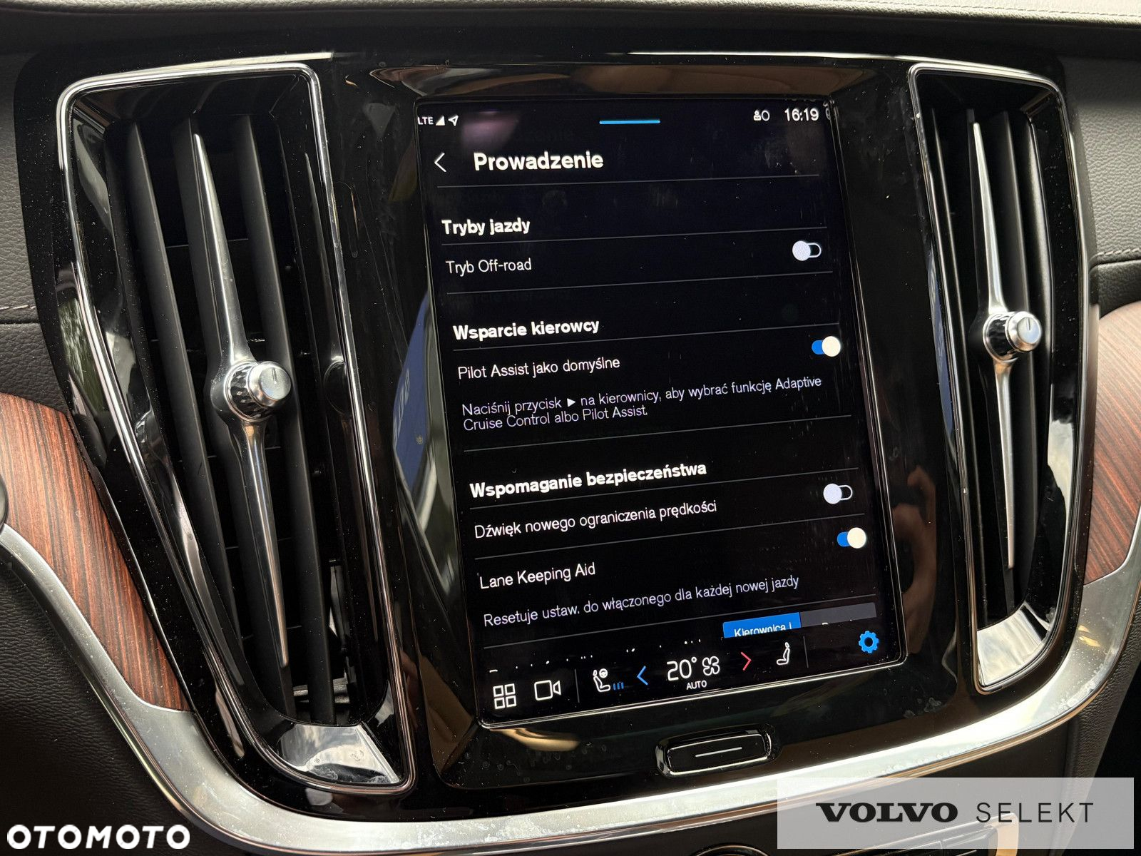 Volvo V60 Cross Country - 27