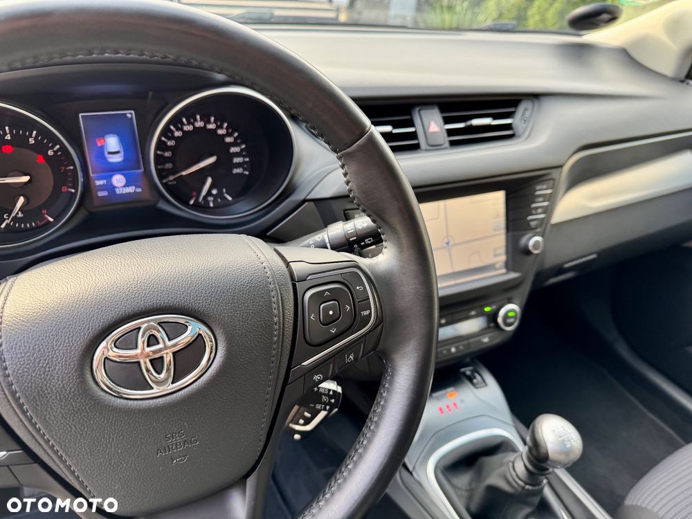 Toyota Avensis Touring Sports 1.8 Executive - 17