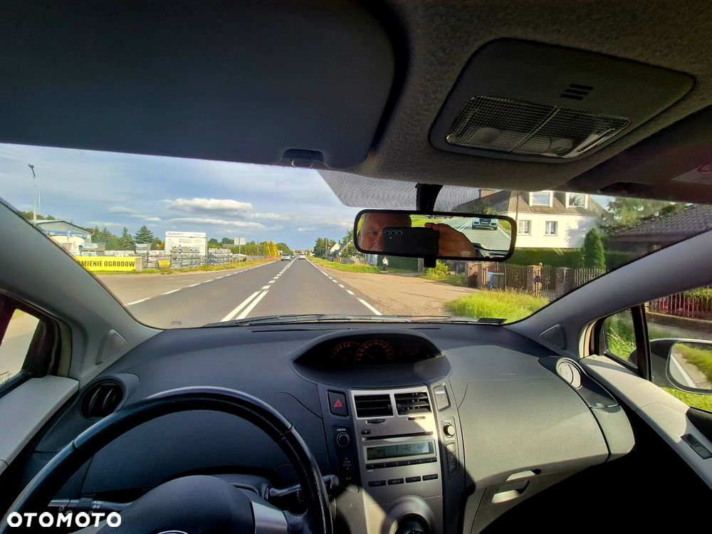 Toyota Yaris 1.33 Premium - 8