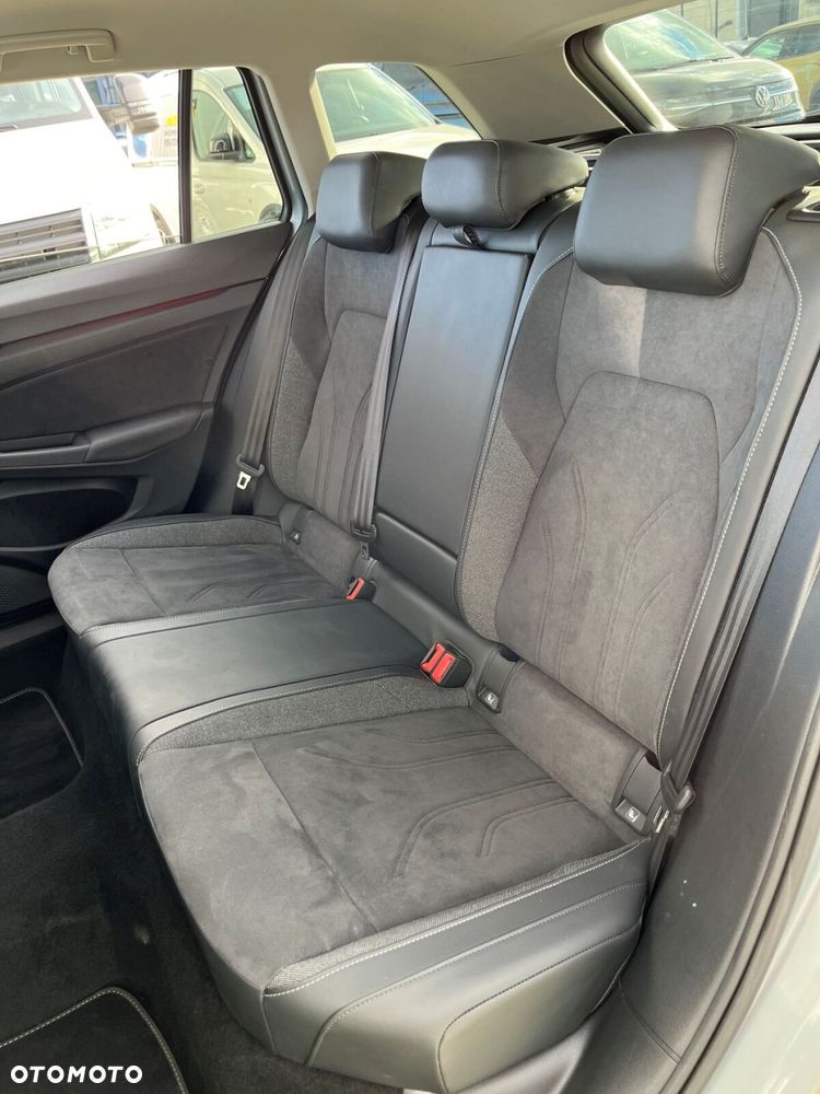 Volkswagen Golf - 10