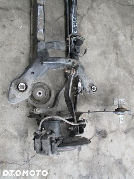 VOLVO V60 KOMBI 2.0 D3 AUTOMAT ZAWIESZENIE OŚ TYŁ - 3