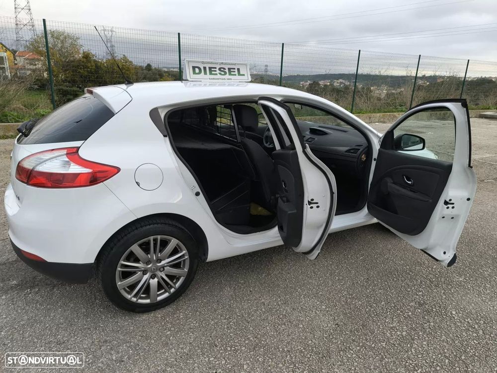Renault mégane 1.5 dci iii hatchback - 12