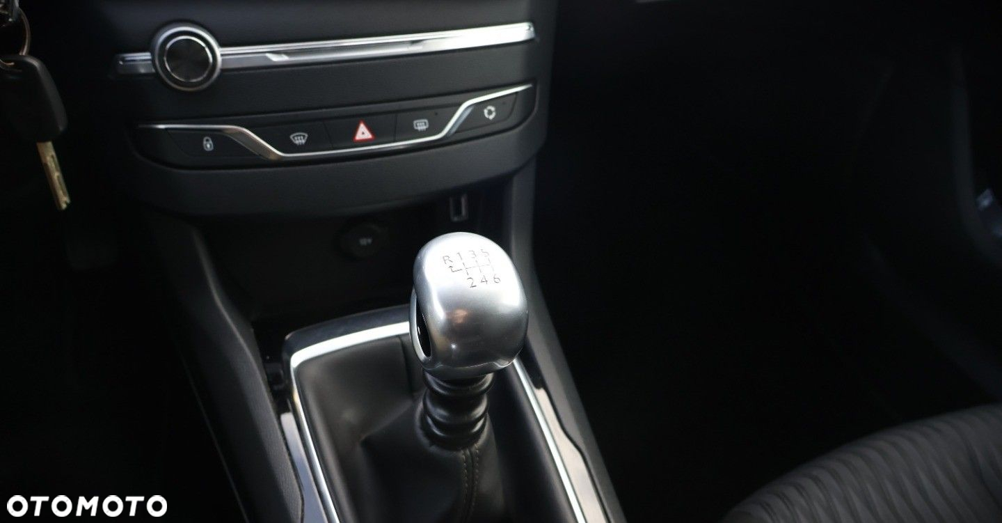 Peugeot 308 - 24