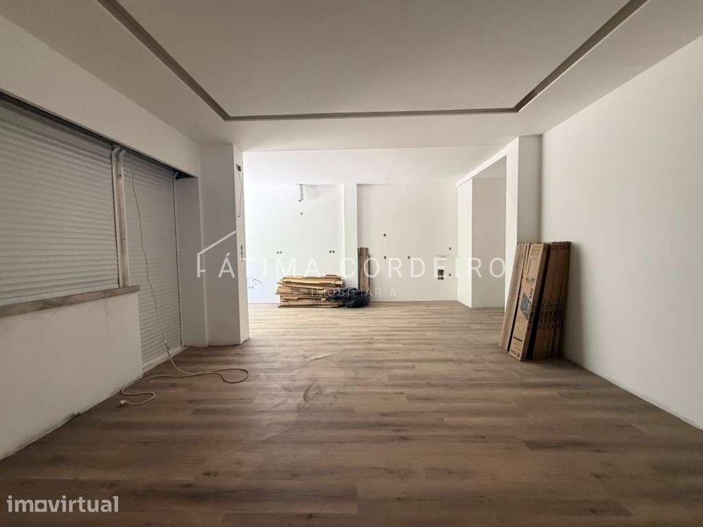 Excelente T2 com 95m2 em fase final de remodelação no centro da Cos... - Grande imagem: 3/21