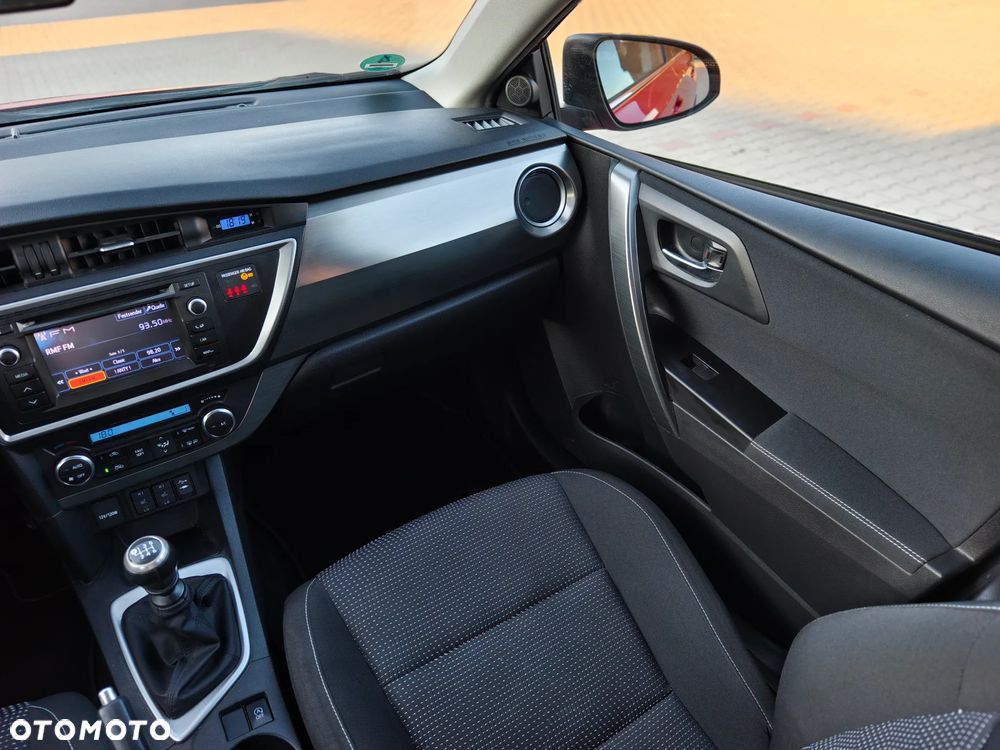 Toyota Auris 2.0 D-4D Executive - 17