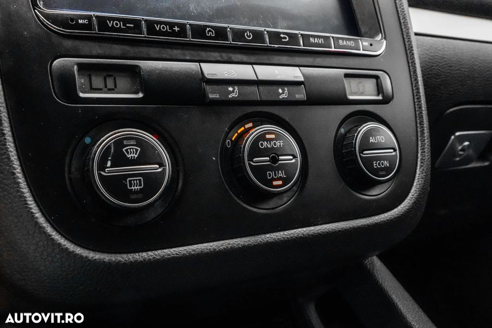 Volkswagen Golf 2.0 FSI GTI - 21