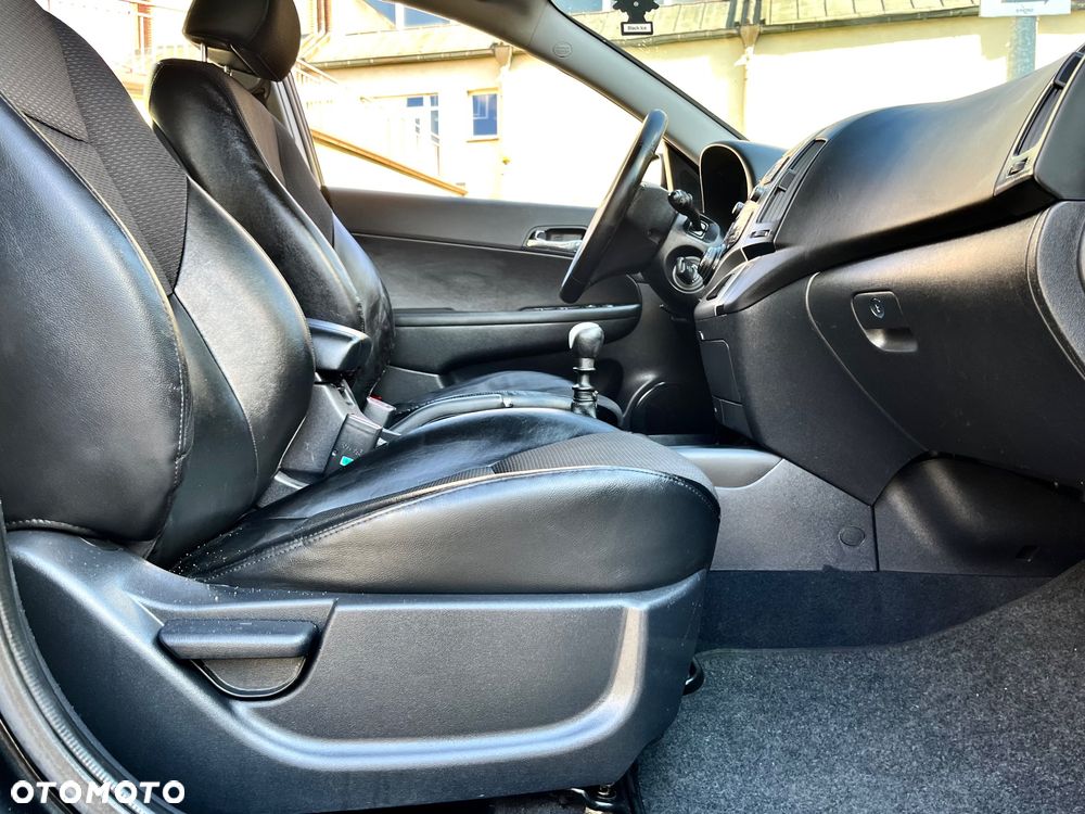 Hyundai i30 i30cw 2.0 Style - 9