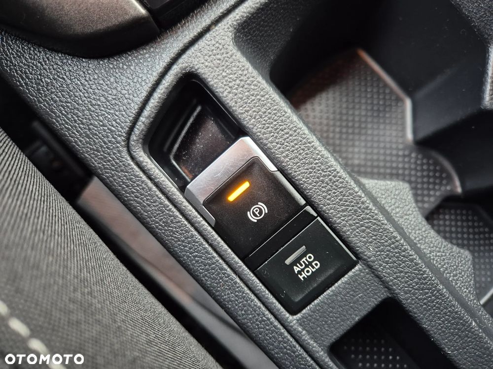 Volkswagen T-Roc 1.6 TDI SCR DPF Advance - 33