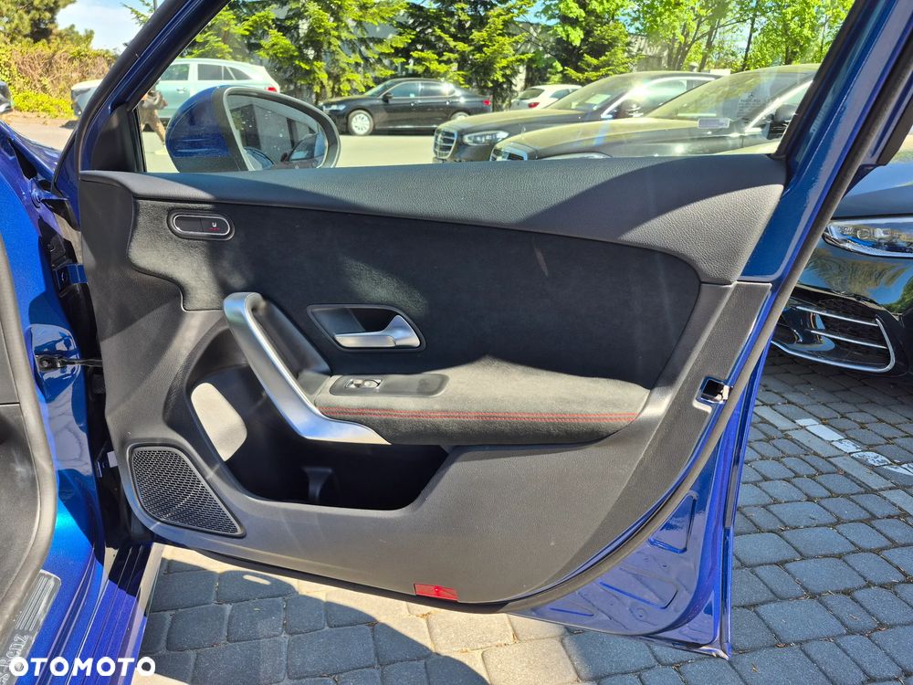 Mercedes-Benz Klasa A 200 AMG Line 7G-DCT - 31