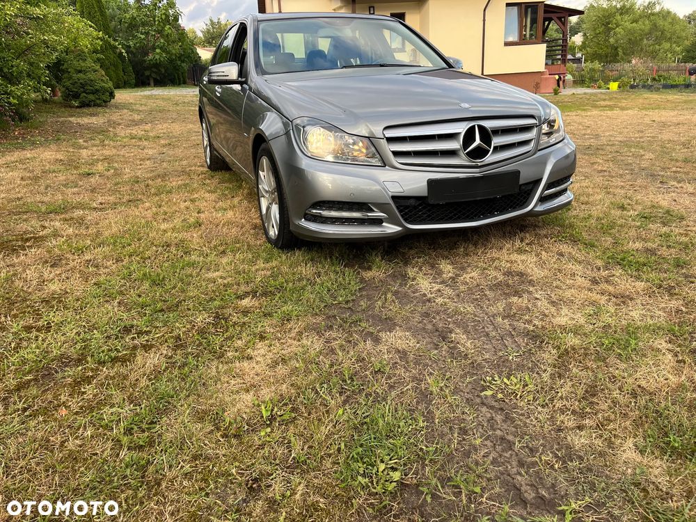 Mercedes-Benz Klasa C 180 CGI BlueEFFICIENCY Avantgarde - 8