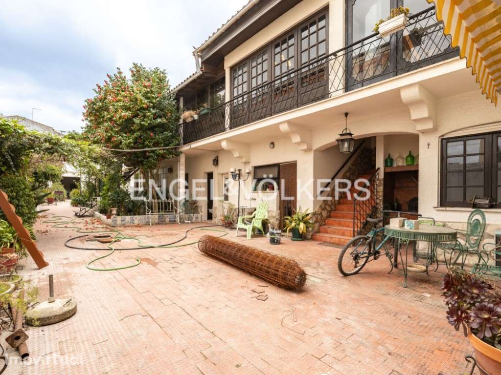 Excelente moradia T6 com AL situada no centro de Almeirim - Grande imagem: 3/36