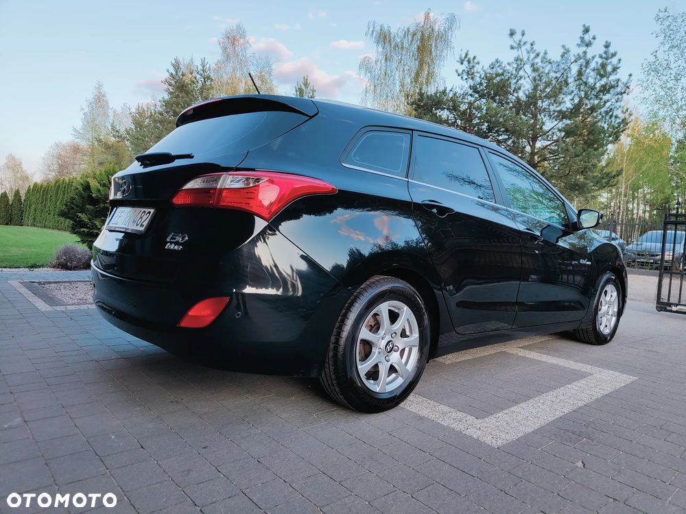 Hyundai i30 blue Kombi 1.6 GDi Style - 4