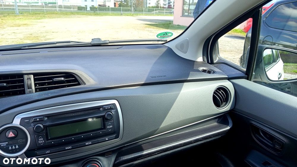 Toyota Yaris 1.0 VVT-i Life - 32
