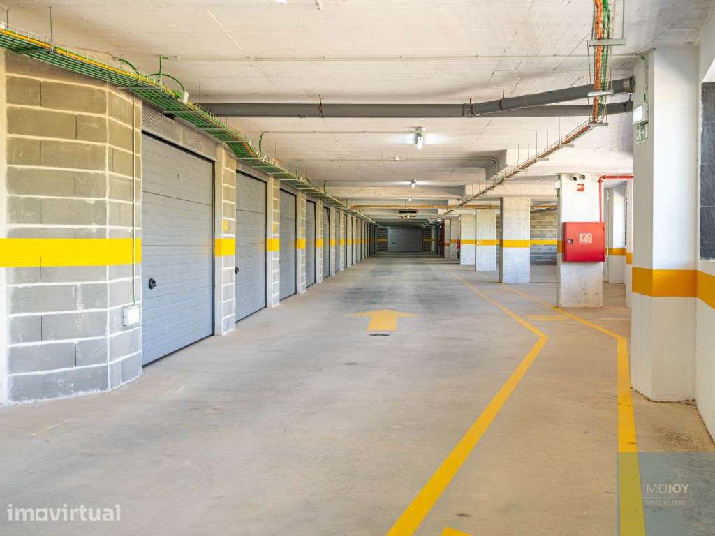 Lugar de Garagem para Venda no Centro de Portimão - Grande imagem: 3/30