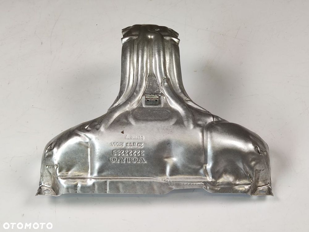 VOLVO XC40 2.0T T4 17-21r Osłona Termiczna - 4