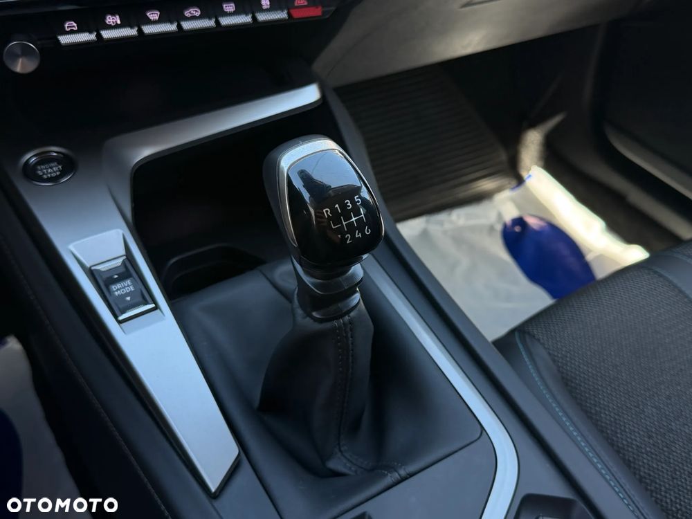 Peugeot 308 1.2 PureTech Allure Pack S&S - 23