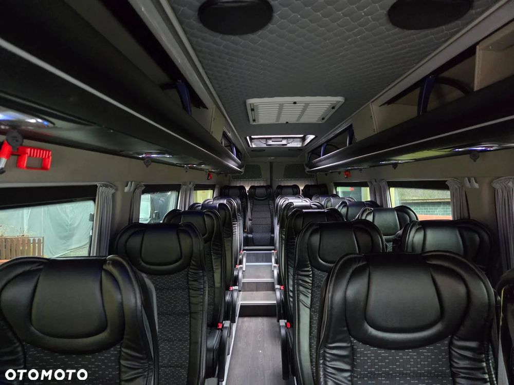 Mercedes-Benz Sprinter - 10