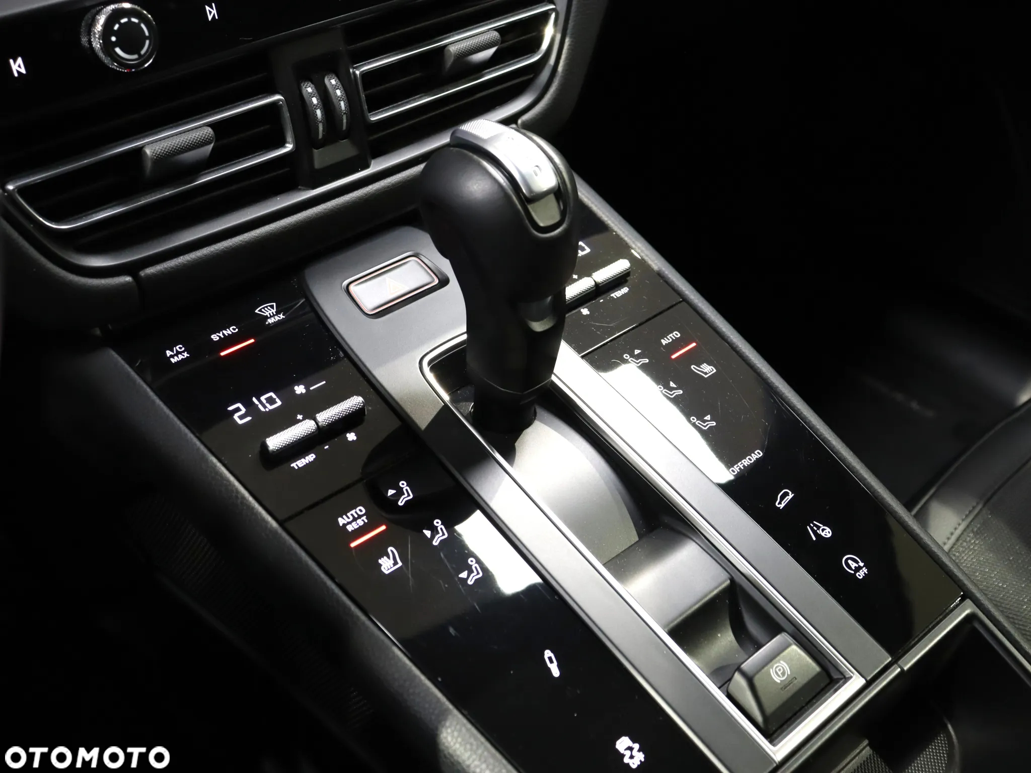 Porsche Macan Standard - 30