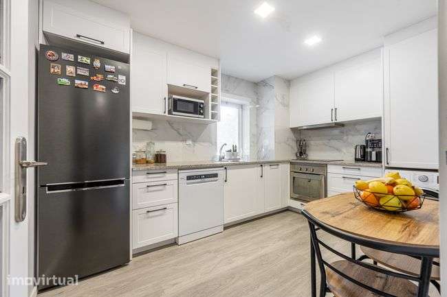 Apartamento T2 Remodelado na Praça Paulo Vidal. - Grande imagem: 2/19
