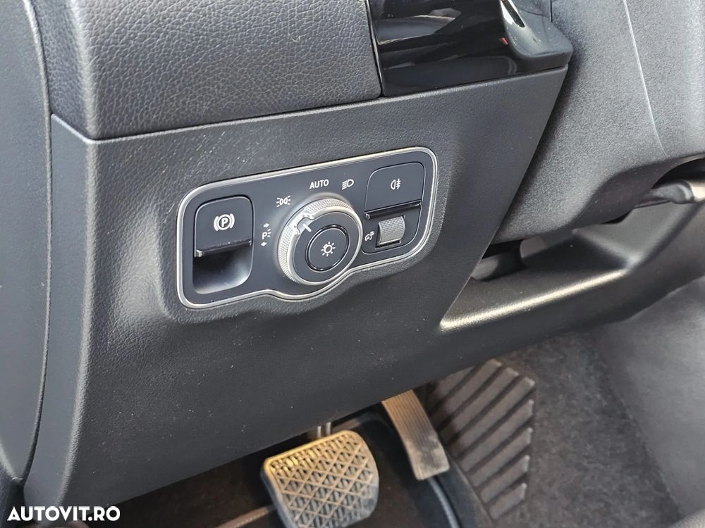 Mercedes-Benz B - 16