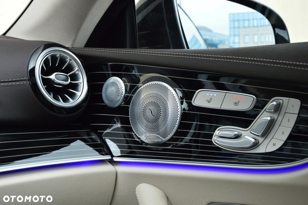 Mercedes-Benz Klasa E 400 4-Matic 9G-TRONIC - 26