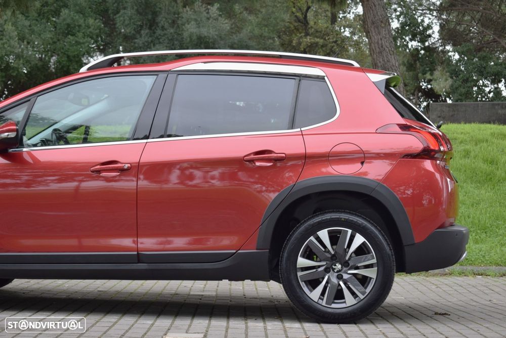 Peugeot 2008 1.2 PureTech Allure EAT6 - 13