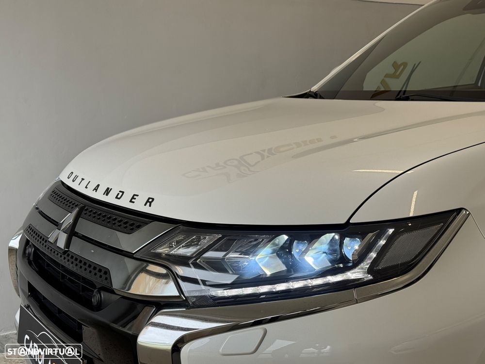 Mitsubishi Outlander 2.4 Intense - 2